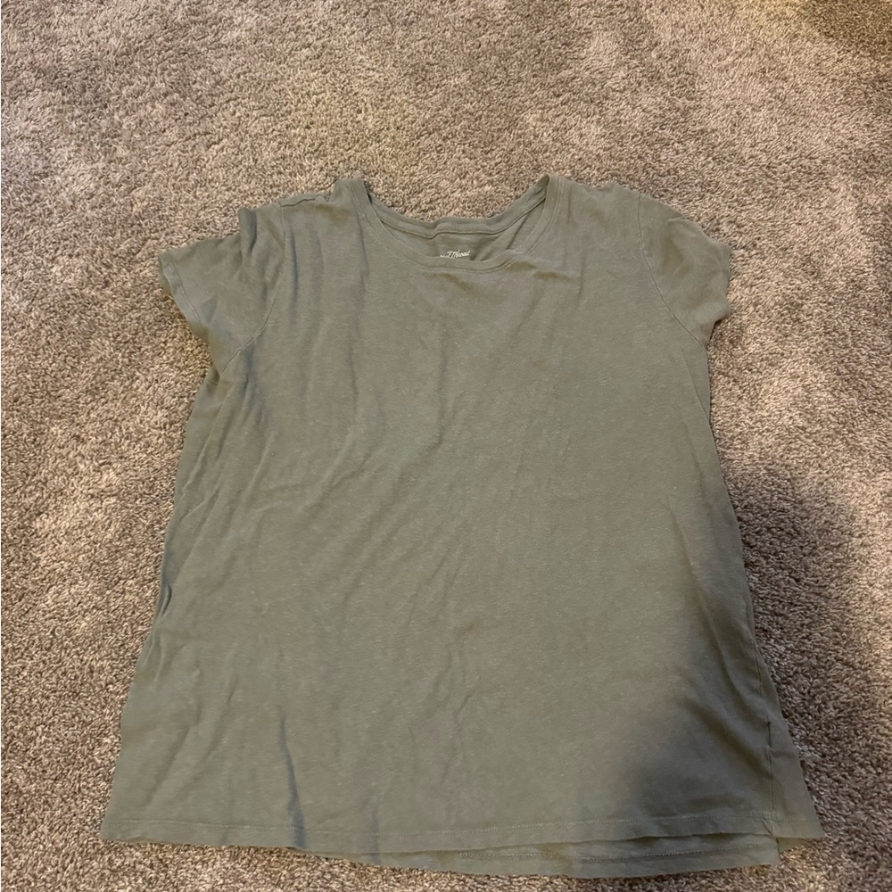 Universal threads t shirt